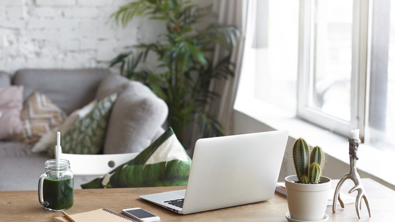 Planowanie przestrzeni dla osób pracujących zdalnie – jak stworzyć idealne home office?